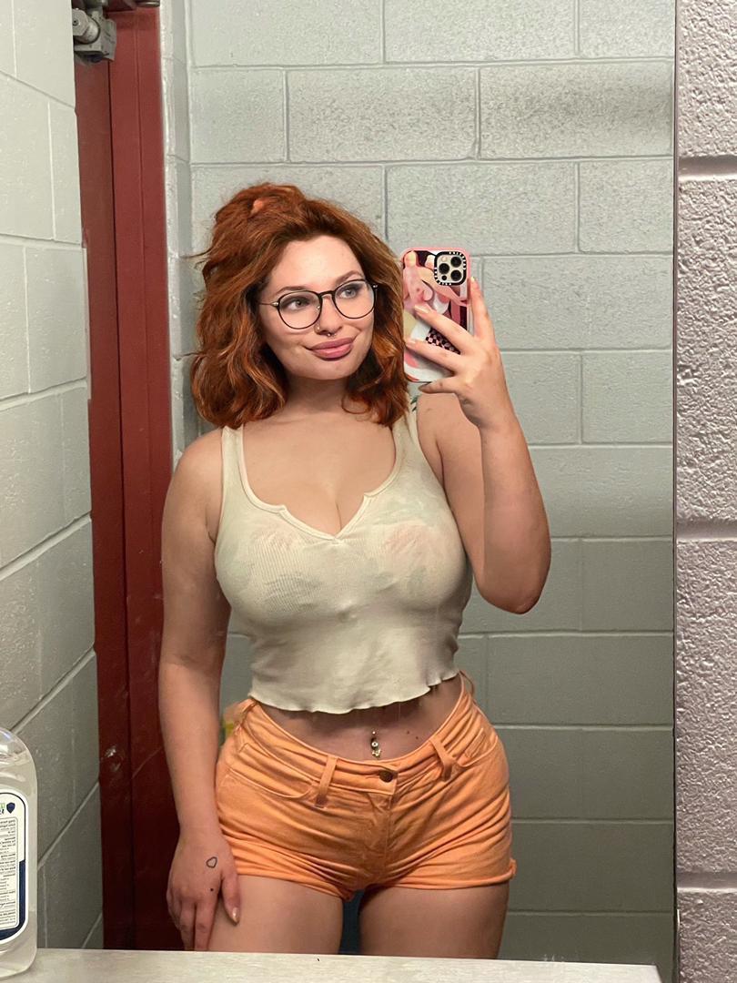 WetLaura🤤😋😋