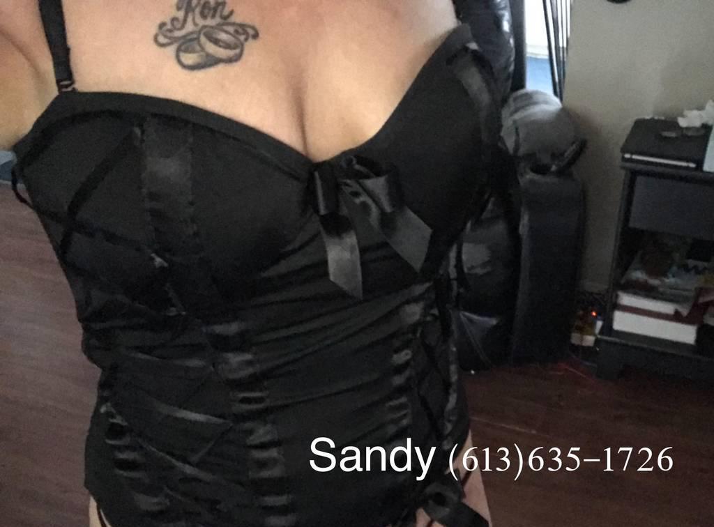 INCALL GOLDEN LAKE ON..HIGHWAY #60; 2 HRS WEST OF OTTAWA