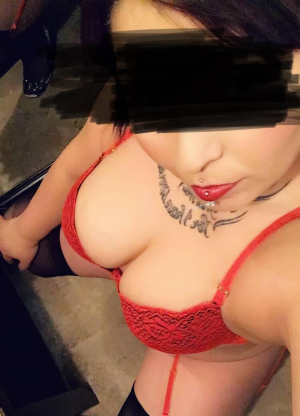 𝐂𝐫𝐚𝐯𝐢𝐧𝐠 𝐏𝐚𝐫𝐭𝐲 𝐅𝐚𝐯𝐞𝐬 & a нoт nyмpнo 2 go w/ тнeм? call/тхт мe