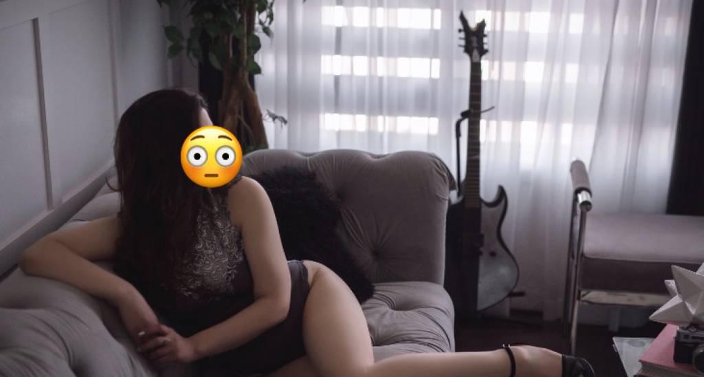 Sexy Pakistani Curves..