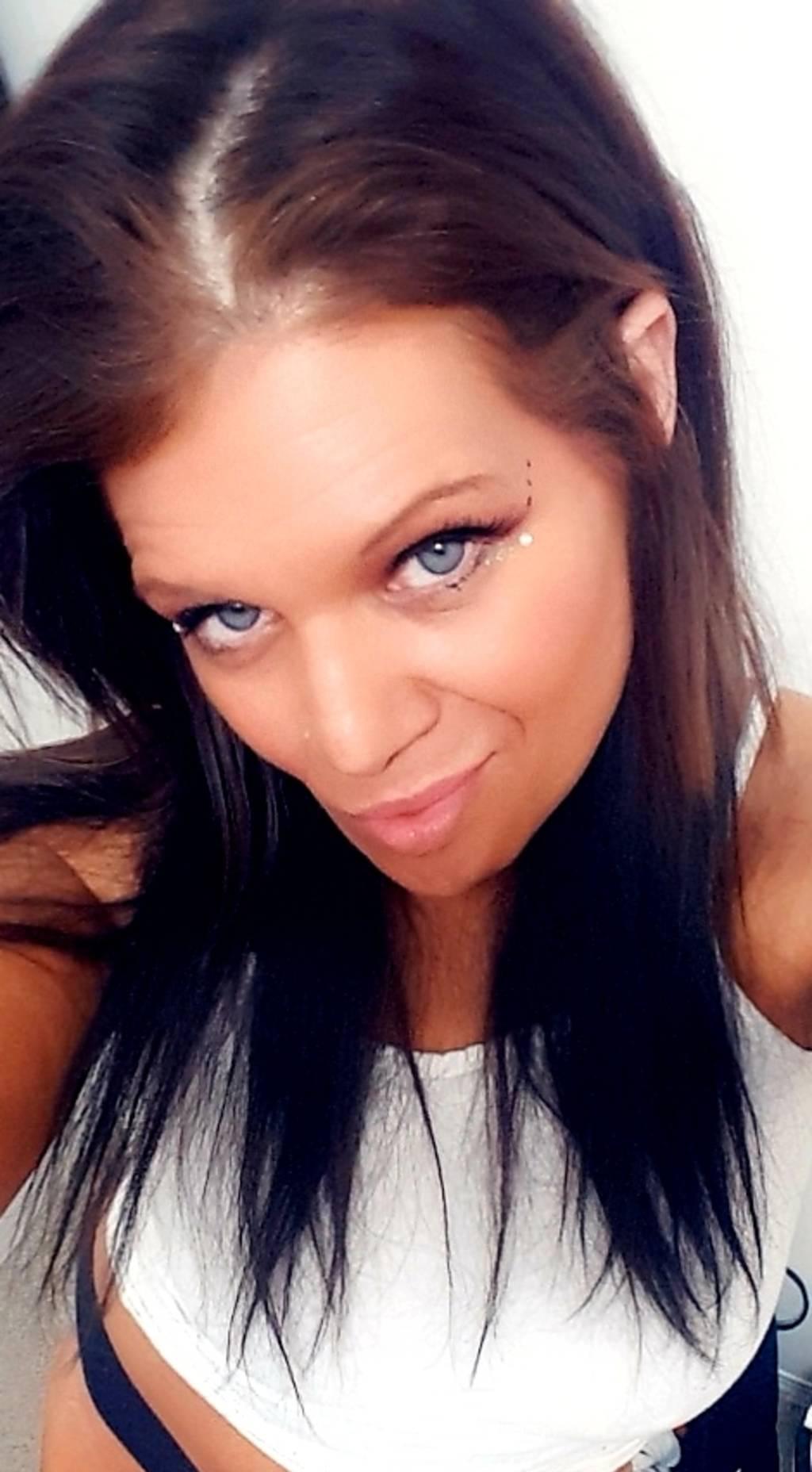 HOT, Tight, XXX PARTYGIRL! Daddies Lil SL@T LETHBRIDGE!!!