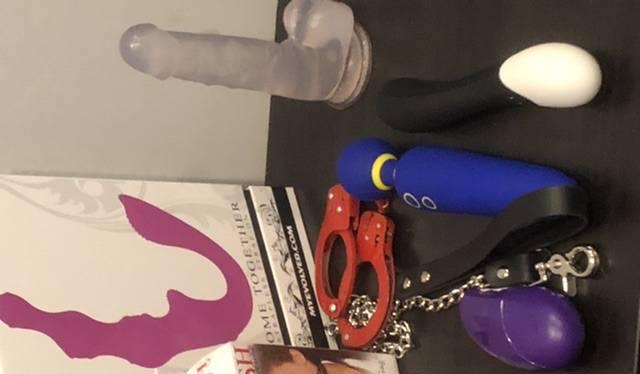 horny lorieanalincall/outcallNEED w*EED HELP