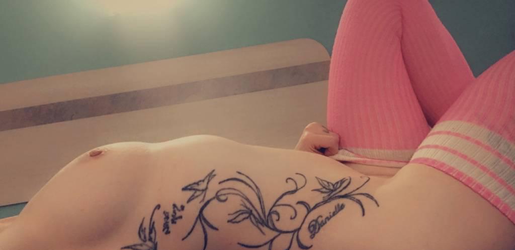 *in/out* LIL NEWFIE GAL FRESH TIGHT AND TONIGHT ONLY