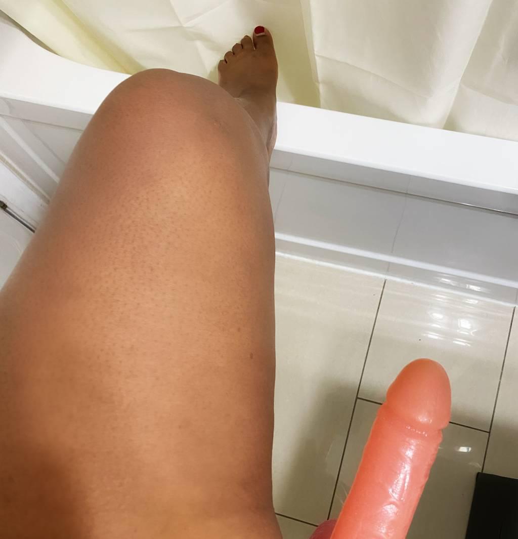 new in town DEEPTHROAT QUEEN kin-car-dineTIGHT