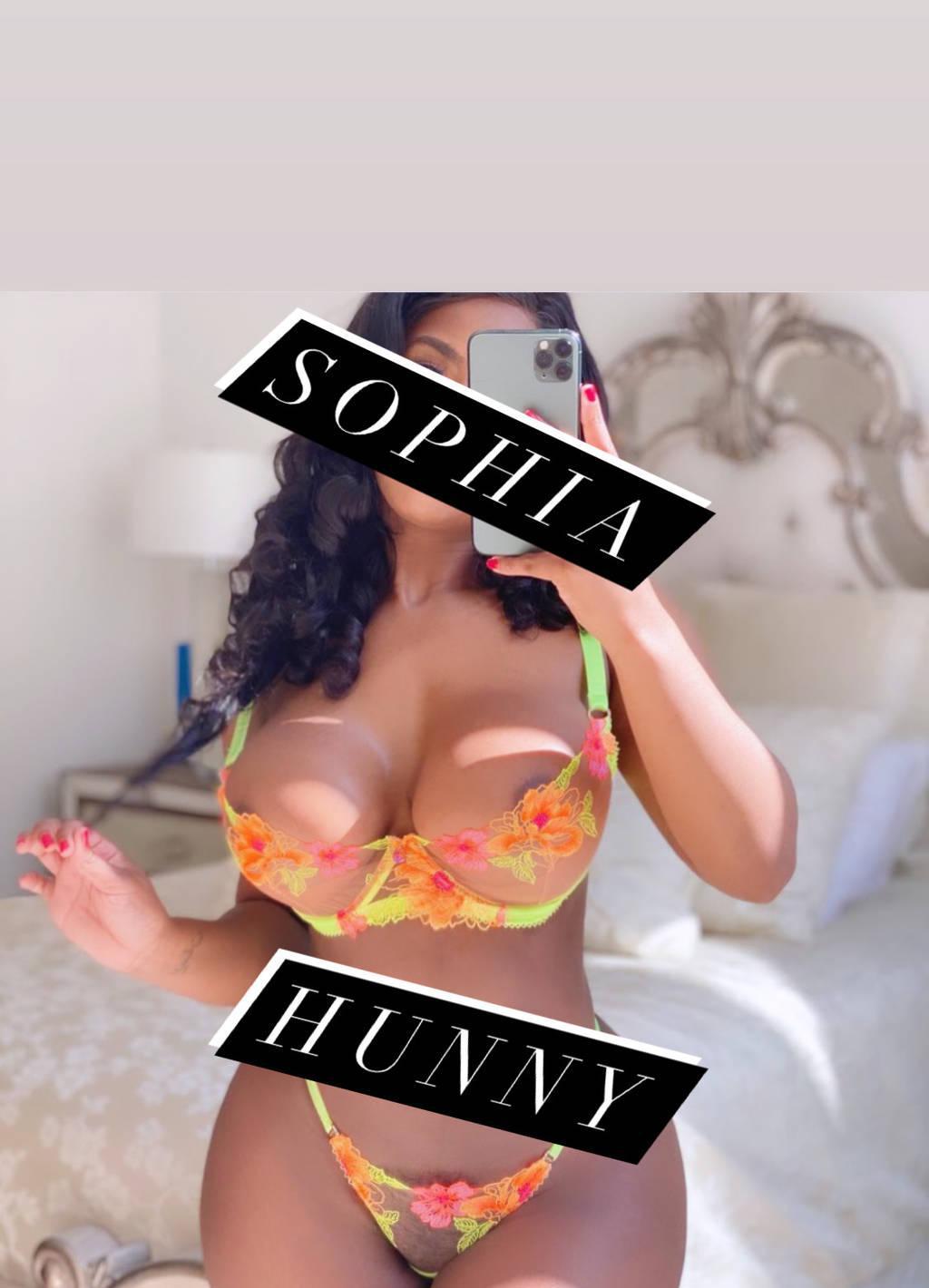 ❧ 𝓢𝓞𝓟𝓗𝓘𝓐❧ Downtown •• Gorgeous French/Latina ••