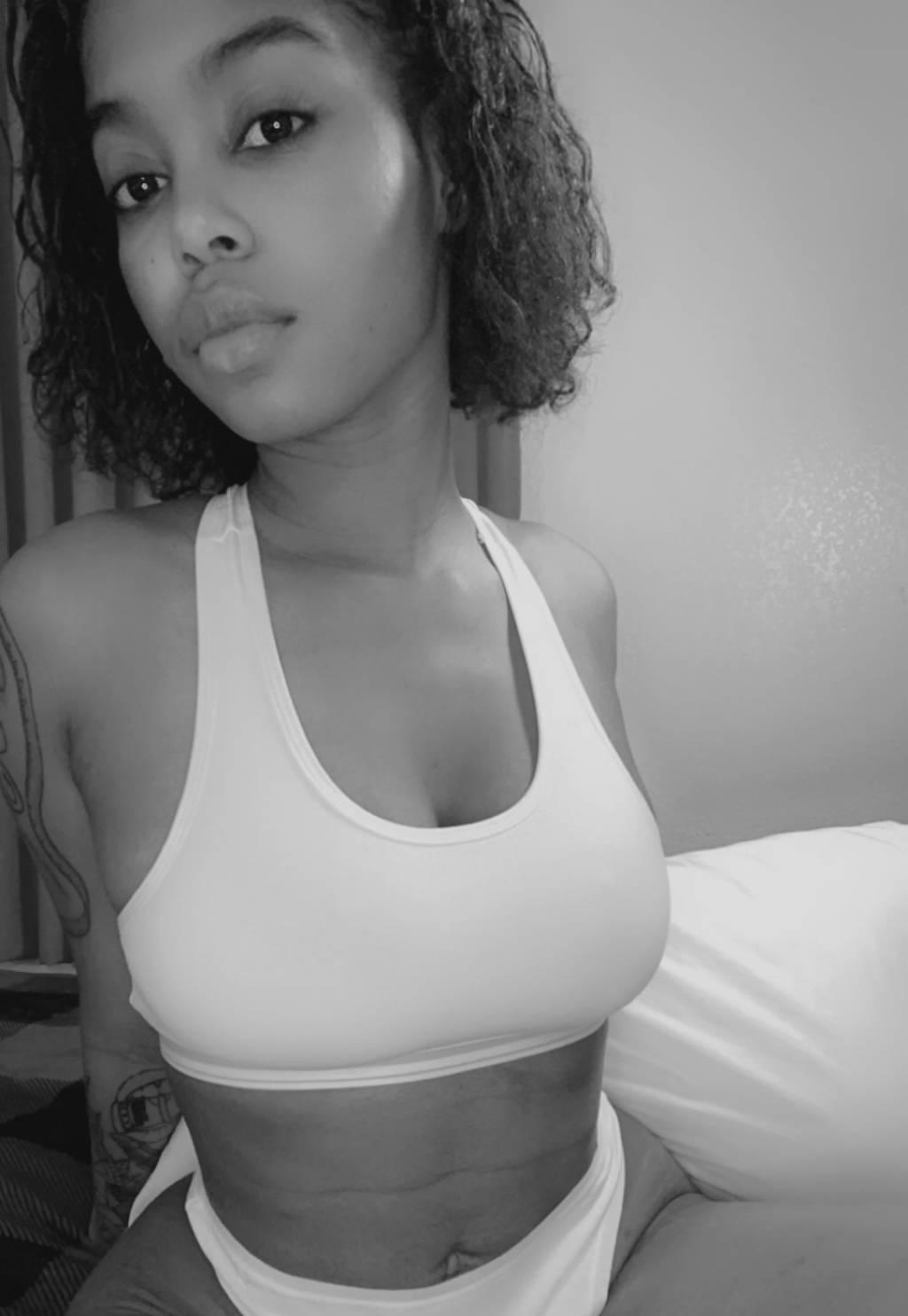 NEW IN TOWN TIGHT WET AND READY DADDY