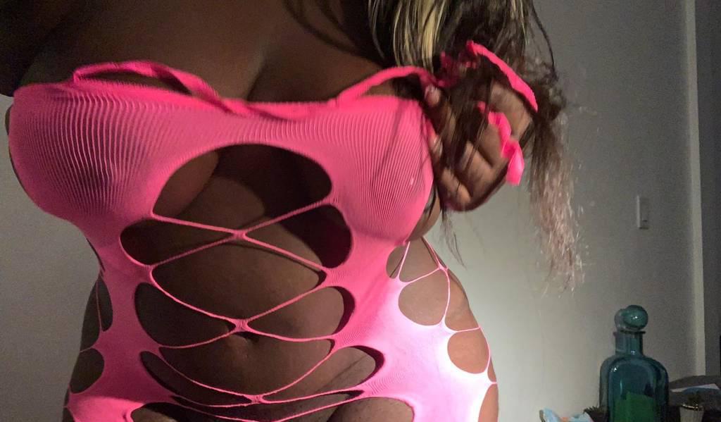 SAUGA/AIRPORT Darker the cherry sweeter the juice