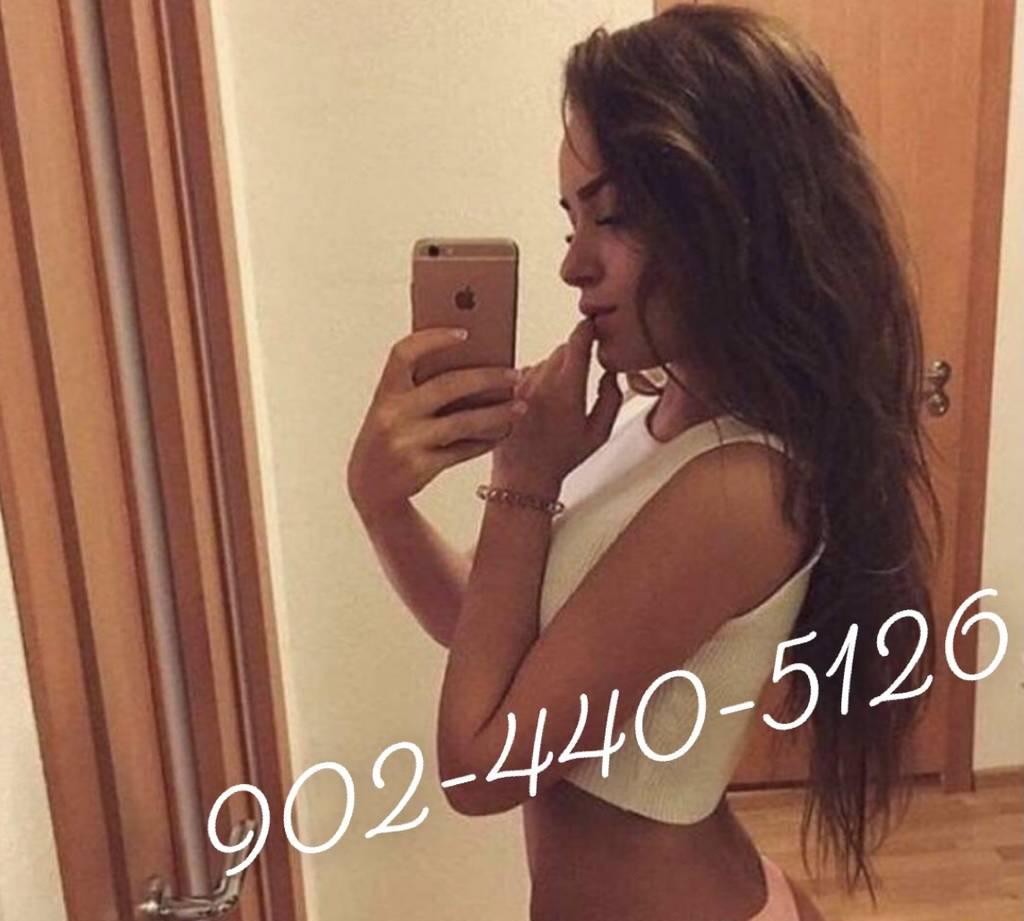 ALyy , The frenchii GiiRL . CASH ONLY