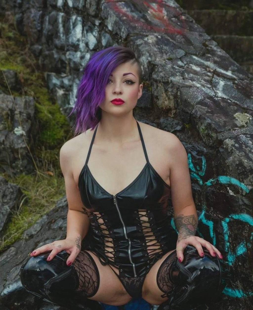 CRIMSON DAY Stunning Companion Exotic DancerDec 9-1