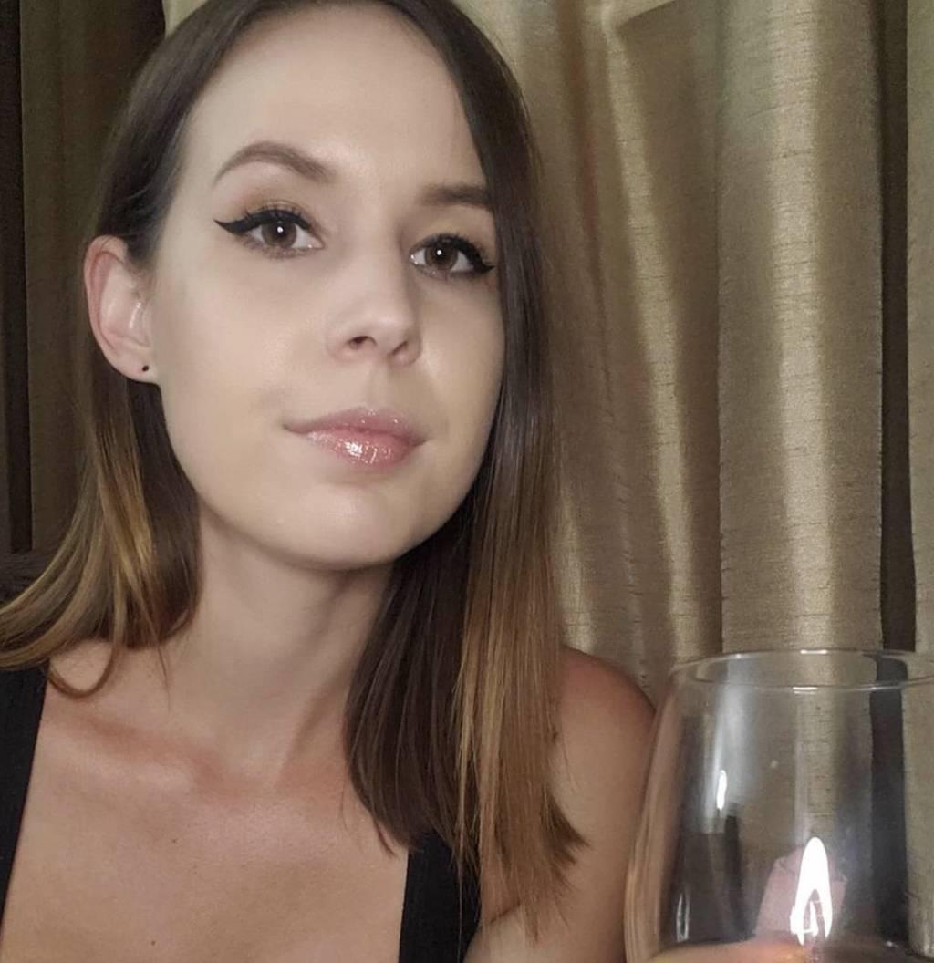 NEARAIRPORT;-).GORGEOUSBODY,SUPERTIGHTV,CUMONME