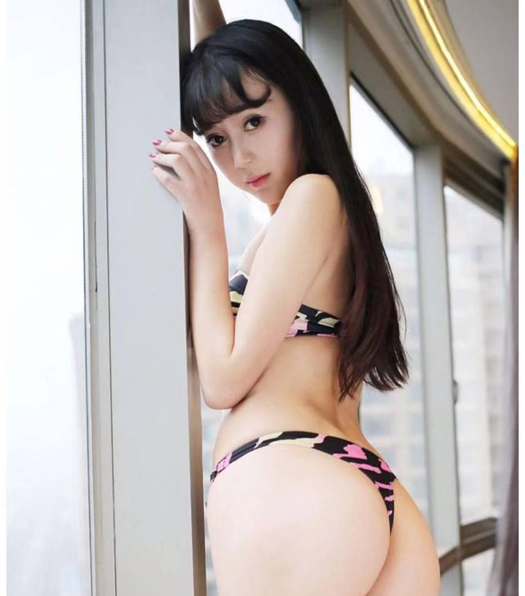 fuck my pinky holes sexy Asian girl First day In Windsor