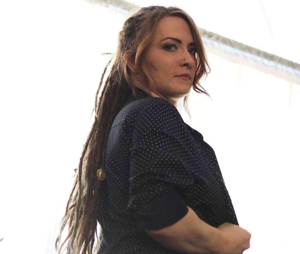 SexyArtisttypeonlygentlemenwelcome