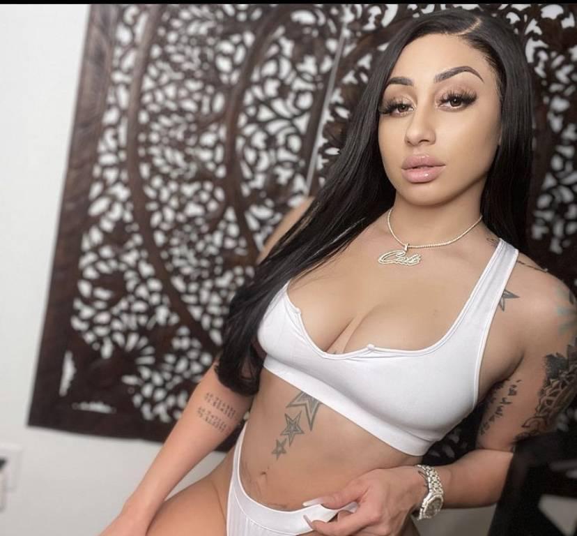 Sweet Mamacitadiscret & h0rny$pecialparty girl big a$$