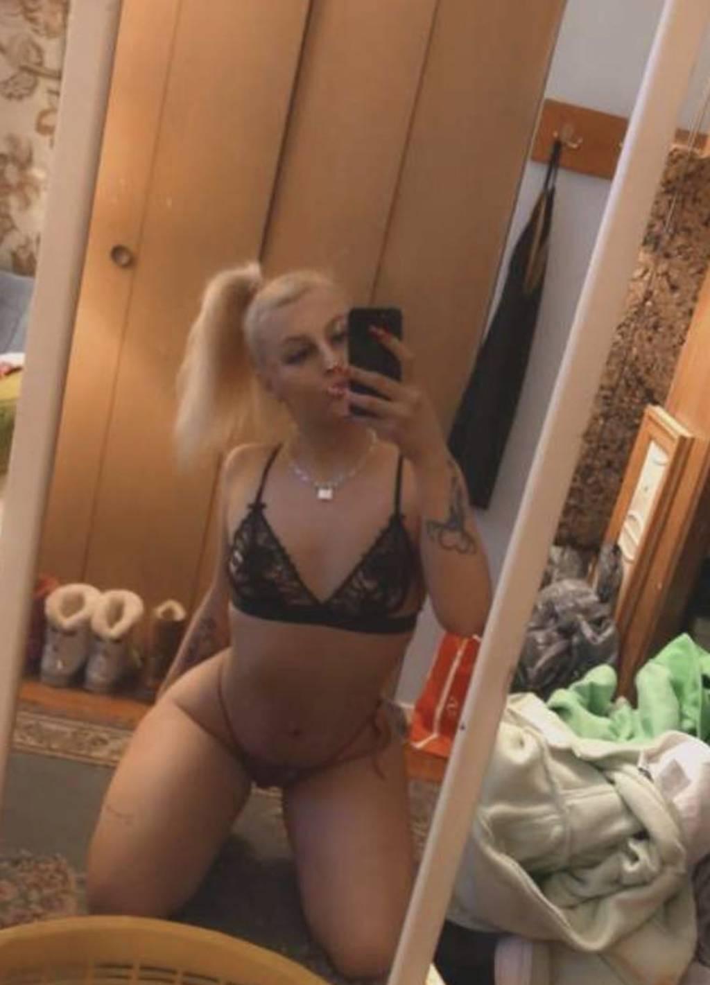 sweet like honeey let me be your sexy secret