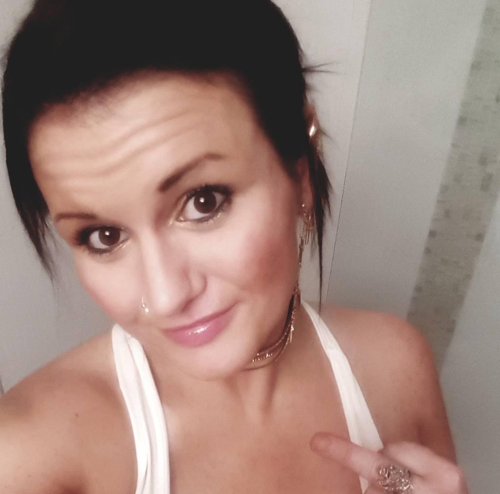 Hot "MOM NEXT DOOR" type is FINALLY able to host in SARDIS?