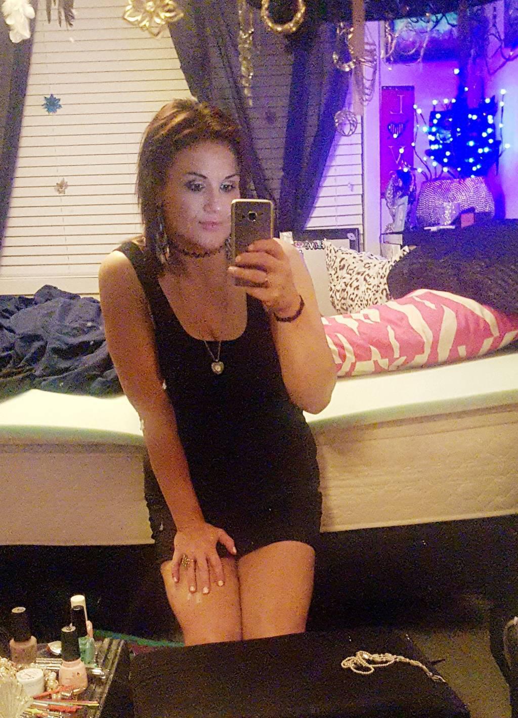 Hot "MOM NEXT DOOR" type is FINALLY able to host in SARDIS?