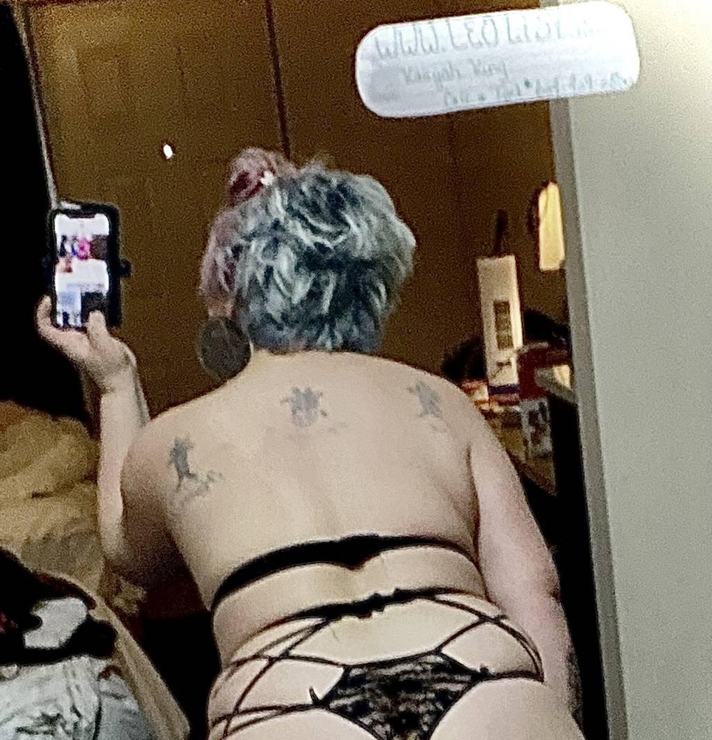 𝐂𝐫𝐚𝐯𝐢𝐧𝐠 𝐏𝐚𝐫𝐭𝐲 𝐅𝐚𝐯𝐞𝐬 & a нoт nyмpнo 2 go w/ тнeм? call/тхт мe