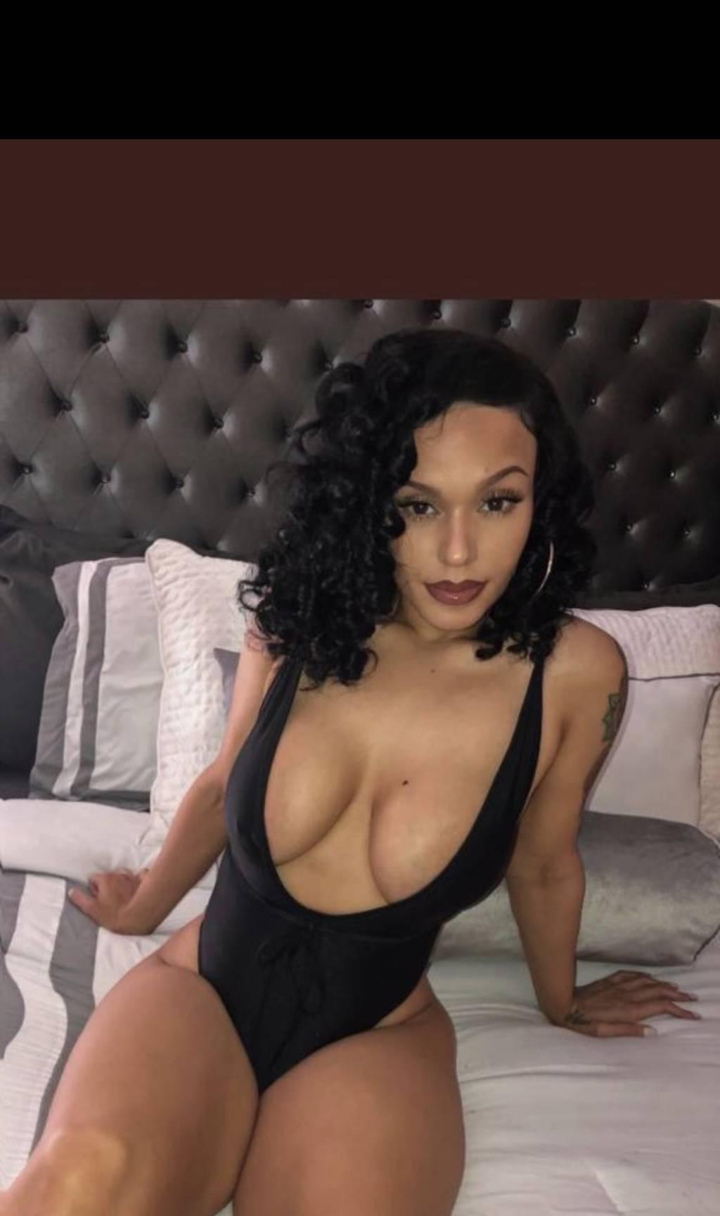 YOUR FANTASY DREAM DOLL KINC@R / PORT ELG PARTY FRIENDLY D