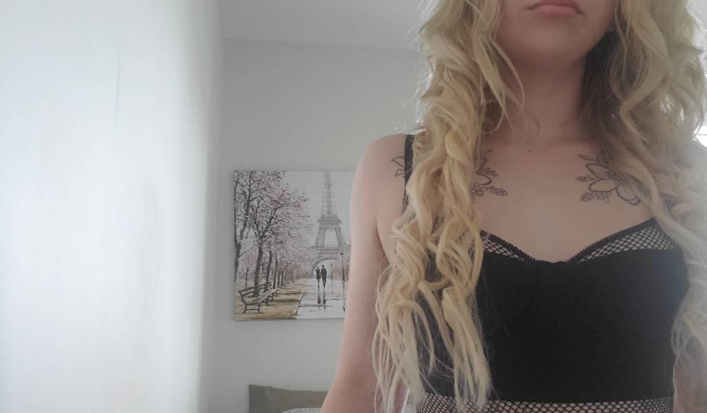 petiteandsweetpartygir!comeplaywithme