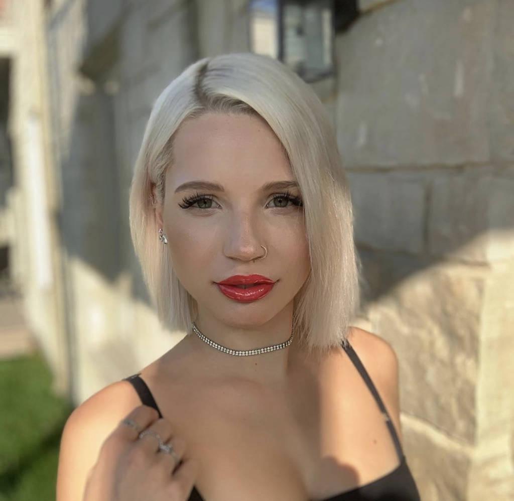 Student In Town Let’s have fun Call or Text Now