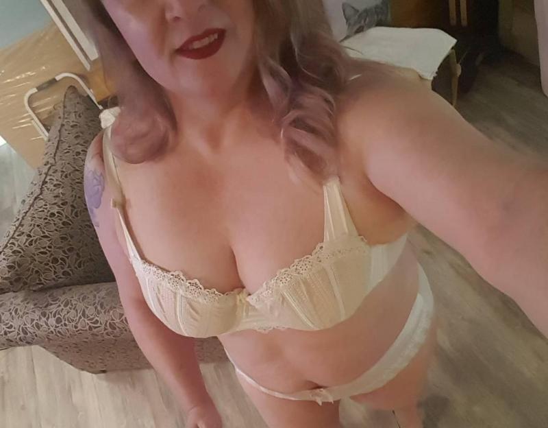 Peace River kinky or Sensual * curvy cougar *